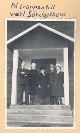Predikant Larsson, Siri, Hanna Berggren, Sven Gunnarsson, Margareta (Greta) Karlsson (Davids syster) vid Betania på 1950-talet.